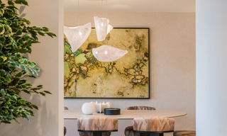 Luxueus 3-slaapkamer eerstelijnsstrand appartement met frontaal zeezicht te koop ten oosten van Marbella centrum 780959 