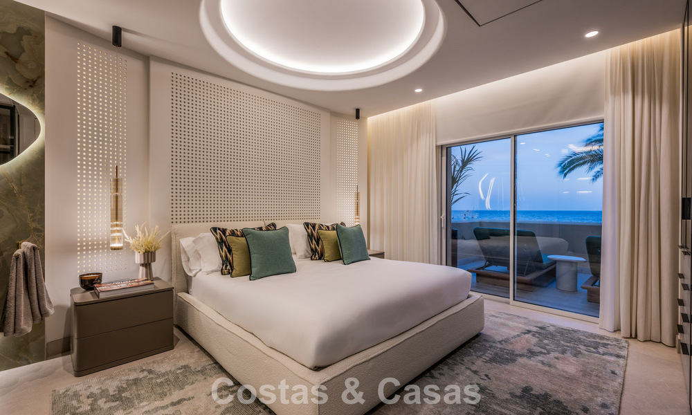 Luxueus 3-slaapkamer eerstelijnsstrand appartement met frontaal zeezicht te koop ten oosten van Marbella centrum 780965