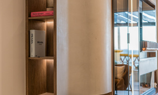 Luxueus 3-slaapkamer eerstelijnsstrand appartement met frontaal zeezicht te koop ten oosten van Marbella centrum 780992 