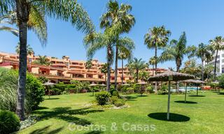 Instapklaar strandappartement met prachtig zeezicht te koop in het westelijke deel van Estepona 781086 