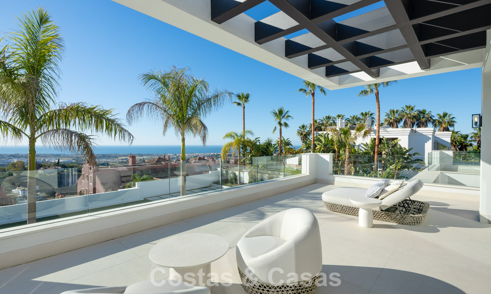 Exclusieve luxevilla met een moderne-Andalusische architectuur te koop met panoramisch zeezicht in Marbella - Benahavis 781192