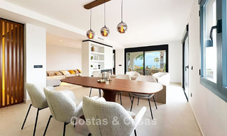Gelijkvloerse luxevilla met zeezicht te koop nabij het strand en golfbaan van Mijas Costa, Costa del Sol 781226 