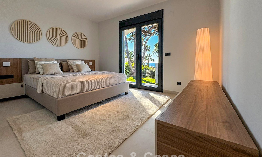 Gelijkvloerse luxevilla met zeezicht te koop nabij het strand en golfbaan van Mijas Costa, Costa del Sol 781227