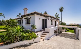 Gelijkvloerse luxevilla met zeezicht te koop nabij het strand en golfbaan van Mijas Costa, Costa del Sol 781235 