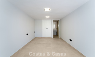 Gelijkvloerse luxevilla met zeezicht te koop nabij het strand en golfbaan van Mijas Costa, Costa del Sol 781237 