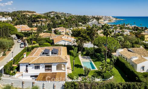 Gelijkvloerse luxevilla met zeezicht te koop nabij het strand en golfbaan van Mijas Costa, Costa del Sol 781241