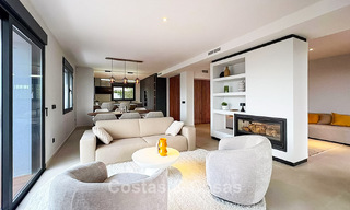 Gelijkvloerse luxevilla met zeezicht te koop nabij het strand en golfbaan van Mijas Costa, Costa del Sol 781250 