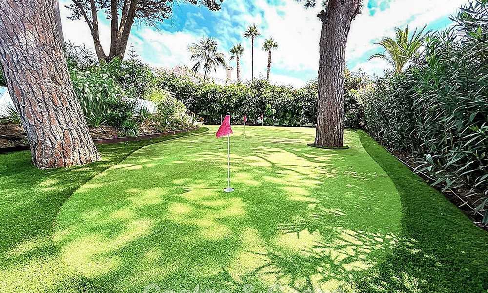 Gelijkvloerse luxevilla met zeezicht te koop nabij het strand en golfbaan van Mijas Costa, Costa del Sol 781251