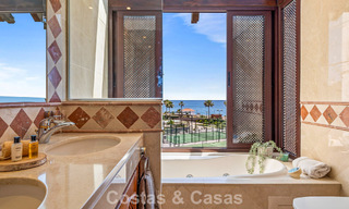 Luxe penthouse te koop aan het strand op de New Golden Mile tussen Marbella en Estepona 781263 