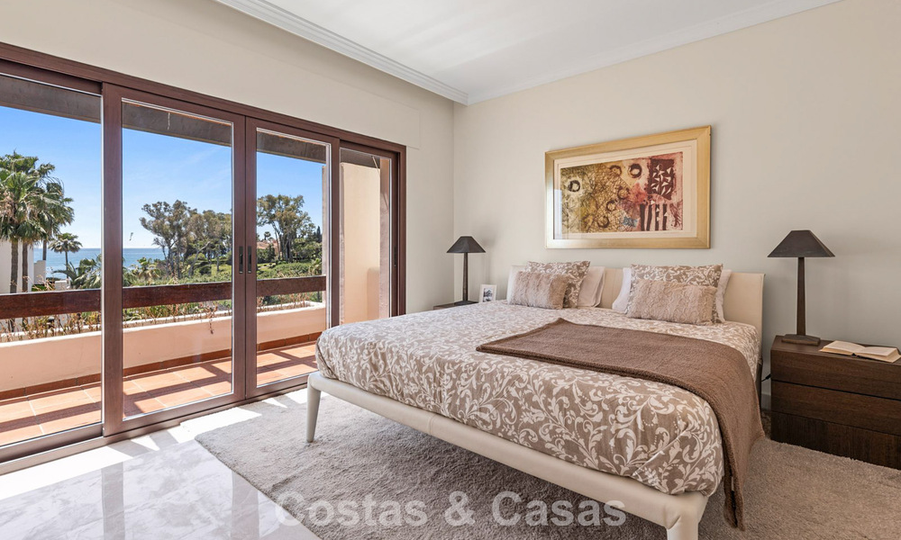 Luxe penthouse te koop aan het strand op de New Golden Mile tussen Marbella en Estepona 781267