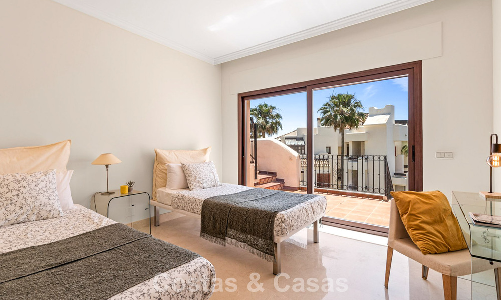Luxe penthouse te koop aan het strand op de New Golden Mile tussen Marbella en Estepona 781270