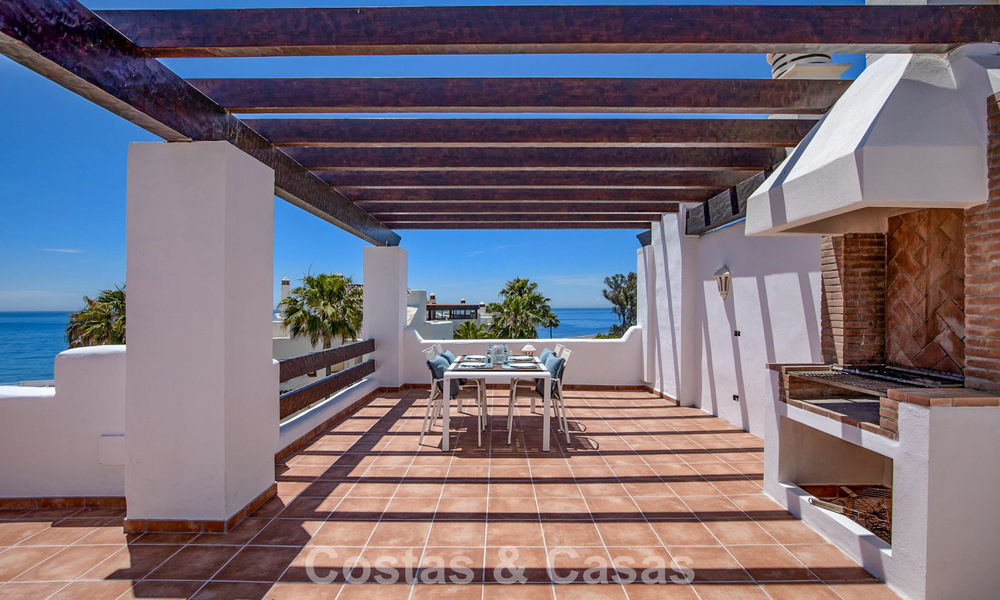 Luxe penthouse te koop aan het strand op de New Golden Mile tussen Marbella en Estepona 781274