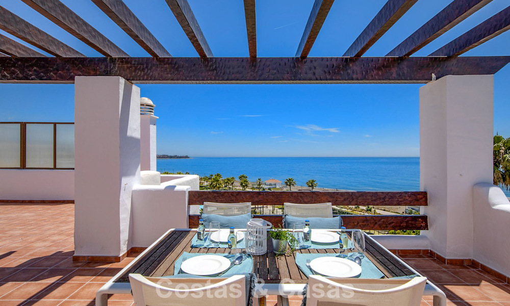 Luxe penthouse te koop aan het strand op de New Golden Mile tussen Marbella en Estepona 781275