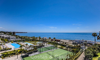 Luxe penthouse te koop aan het strand op de New Golden Mile tussen Marbella en Estepona 781276 