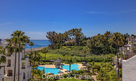 Luxe penthouse te koop aan het strand op de New Golden Mile tussen Marbella en Estepona 781277