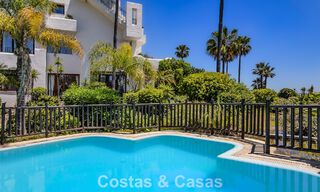 Luxe penthouse te koop aan het strand op de New Golden Mile tussen Marbella en Estepona 781282 