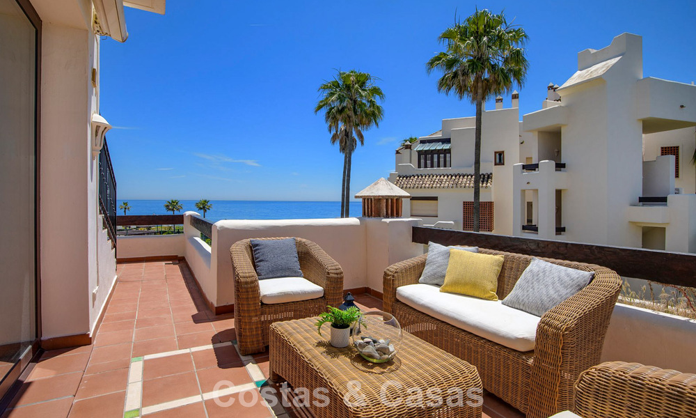 Luxe penthouse te koop aan het strand op de New Golden Mile tussen Marbella en Estepona 781283