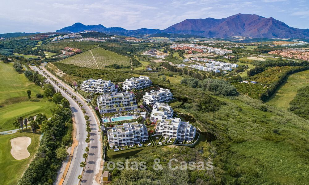 Lancering! Off-plan, moderne appartementen met zeezicht te koop in Casares Costa, Costa del Sol 788232