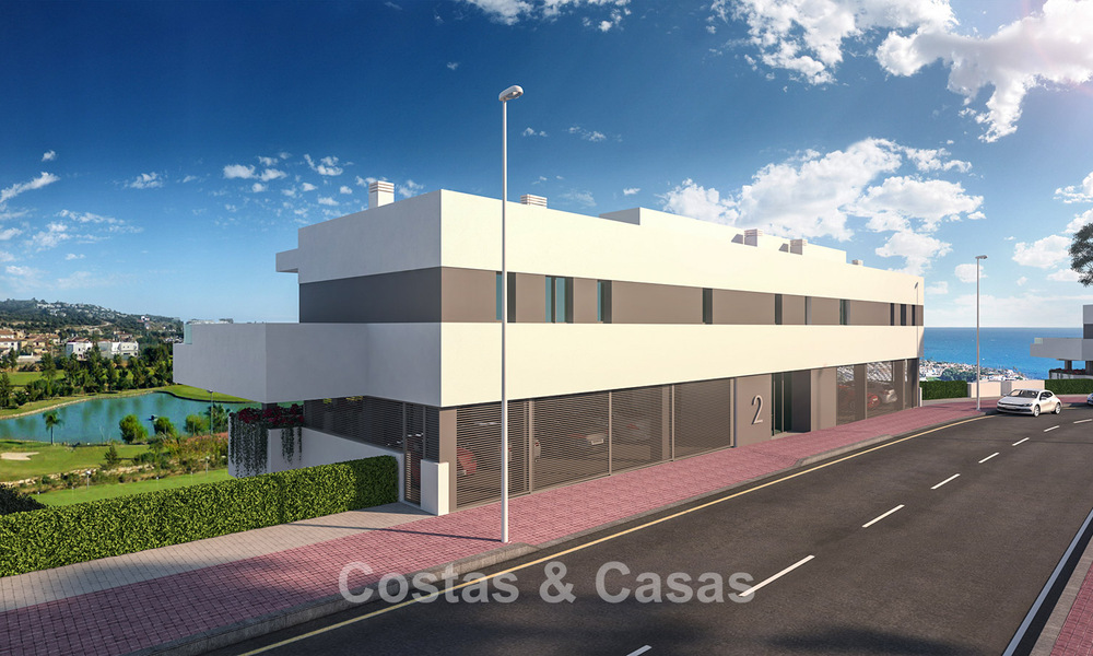 Nieuwe appartementen met zeezicht te koop op een steenworp van de golfbaan in La Cala de Mijas, Costa del Sol 781165