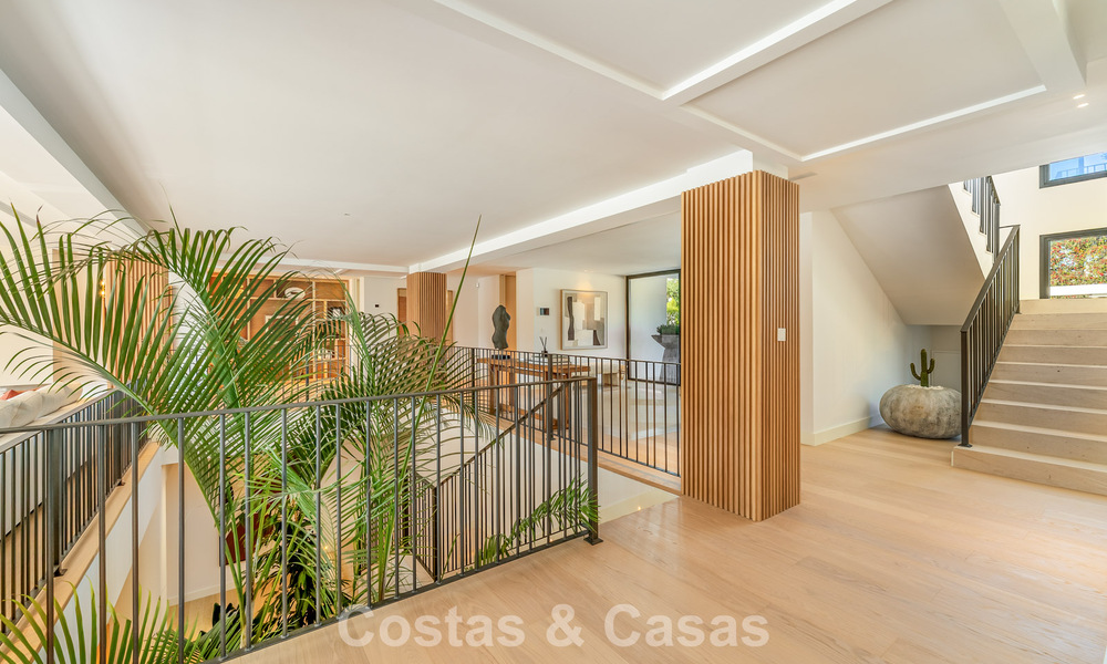 Spectaculaire luxevilla te koop in een felbegeerde urbanisatie in Nueva Andalucia, Marbella 781319