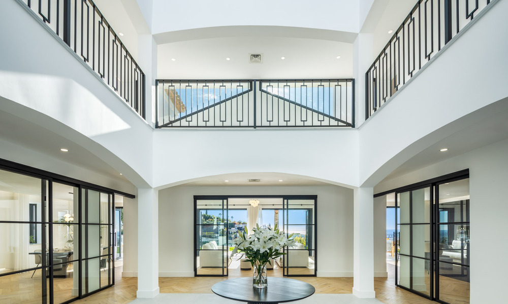 Instapklare luxevilla met eigentijdse, Spaanse architectuur en zeezicht te koop in Marbella - Benahavis 781361