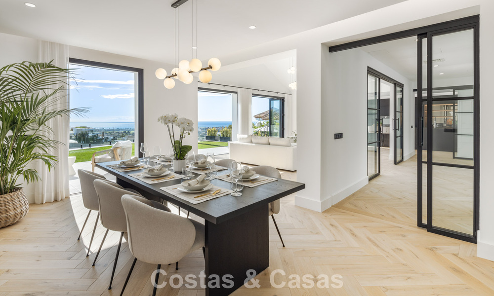 Instapklare luxevilla met eigentijdse, Spaanse architectuur en zeezicht te koop in Marbella - Benahavis 781362