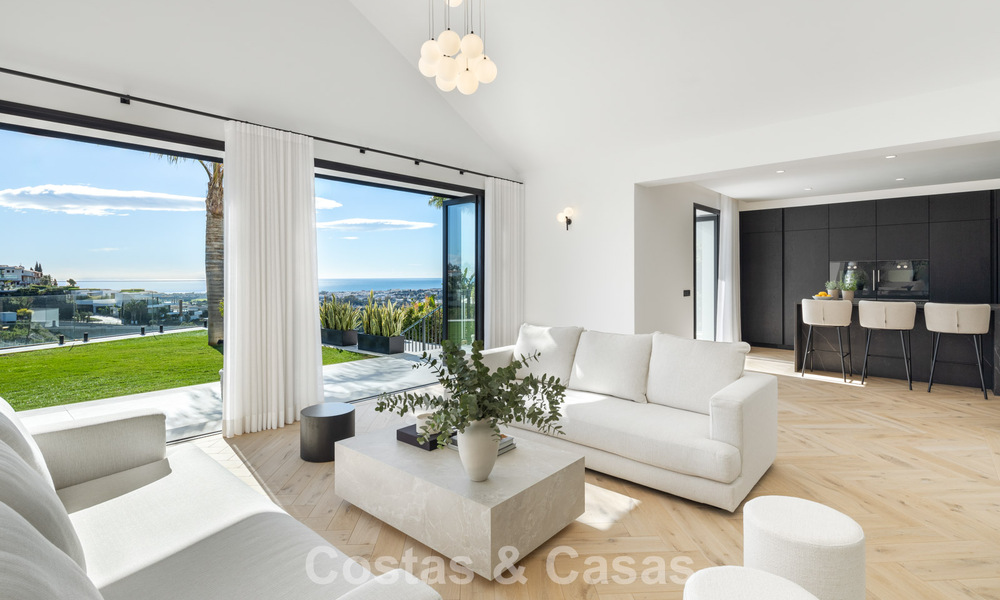 Instapklare luxevilla met eigentijdse, Spaanse architectuur en zeezicht te koop in Marbella - Benahavis 781363