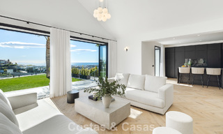 Instapklare luxevilla met eigentijdse, Spaanse architectuur en zeezicht te koop in Marbella - Benahavis 781363 