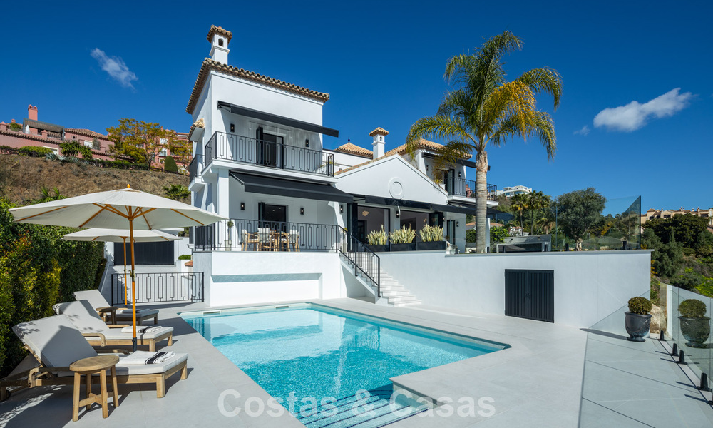 Instapklare luxevilla met eigentijdse, Spaanse architectuur en zeezicht te koop in Marbella - Benahavis 781366