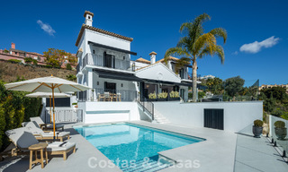 Instapklare luxevilla met eigentijdse, Spaanse architectuur en zeezicht te koop in Marbella - Benahavis 781366 