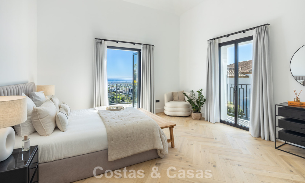 Instapklare luxevilla met eigentijdse, Spaanse architectuur en zeezicht te koop in Marbella - Benahavis 781371