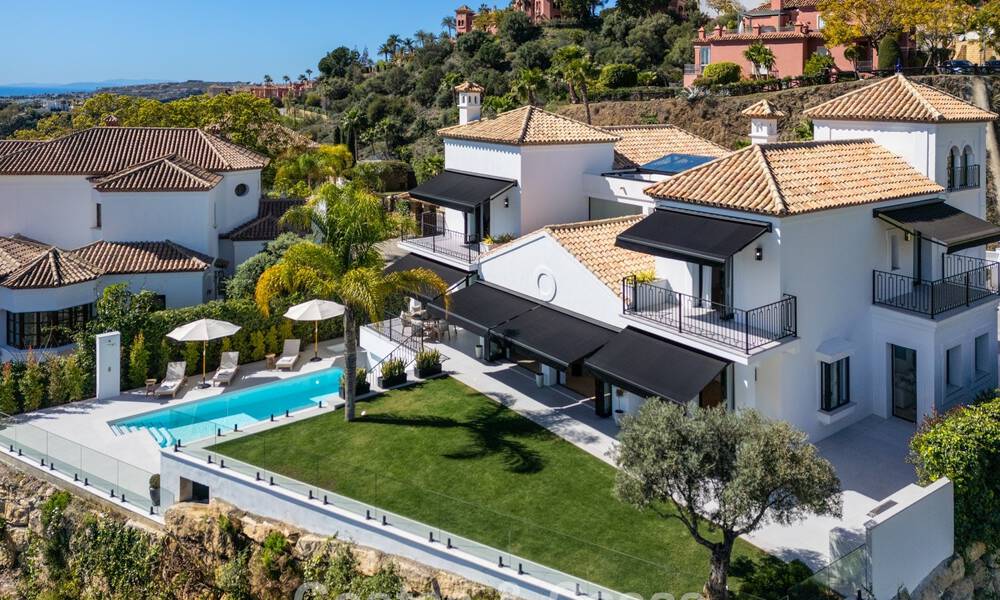 Instapklare luxevilla met eigentijdse, Spaanse architectuur en zeezicht te koop in Marbella - Benahavis 781373