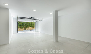 Instapklare luxevilla met eigentijdse, Spaanse architectuur en zeezicht te koop in Marbella - Benahavis 781378 