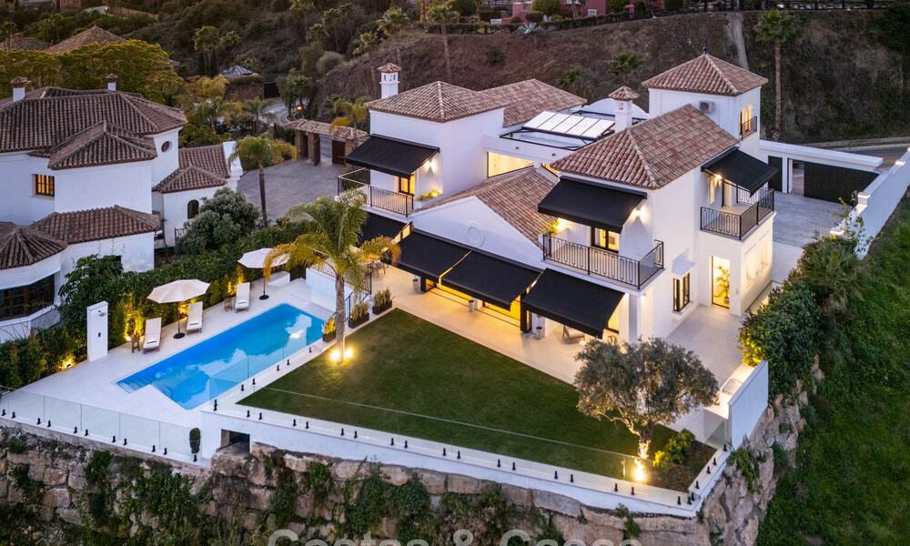 Instapklare luxevilla met eigentijdse, Spaanse architectuur en zeezicht te koop in Marbella - Benahavis 781380