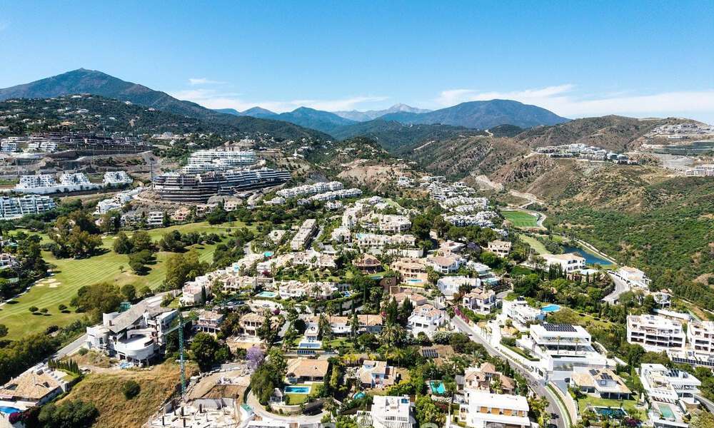 Modernistische familievilla te koop, in een geprefereerde gemeenschap in La Quinta, Marbella - Benahavis 781403