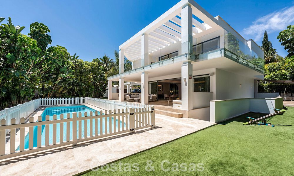 Modernistische familievilla te koop, in een geprefereerde gemeenschap in La Quinta, Marbella - Benahavis 781411
