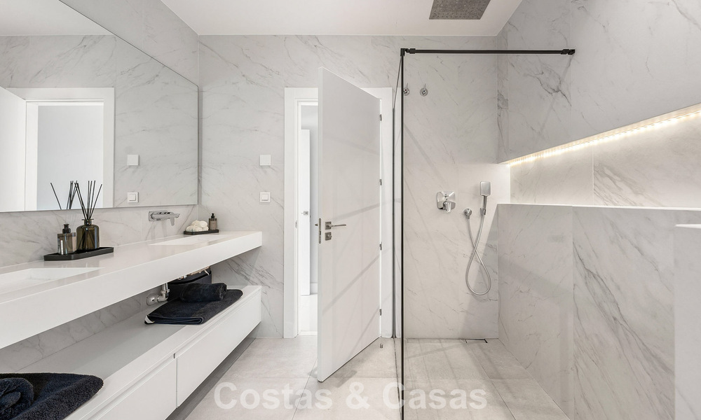 Modernistische familievilla te koop, in een geprefereerde gemeenschap in La Quinta, Marbella - Benahavis 781429