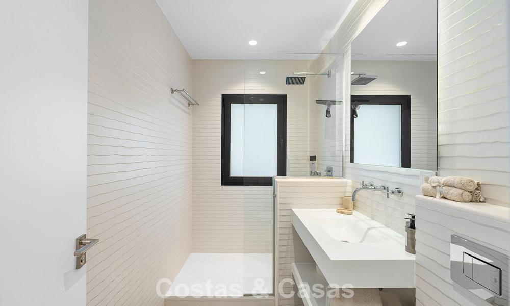 Modernistische familievilla te koop, in een geprefereerde gemeenschap in La Quinta, Marbella - Benahavis 781442