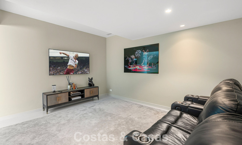 Modernistische familievilla te koop, in een geprefereerde gemeenschap in La Quinta, Marbella - Benahavis 781445