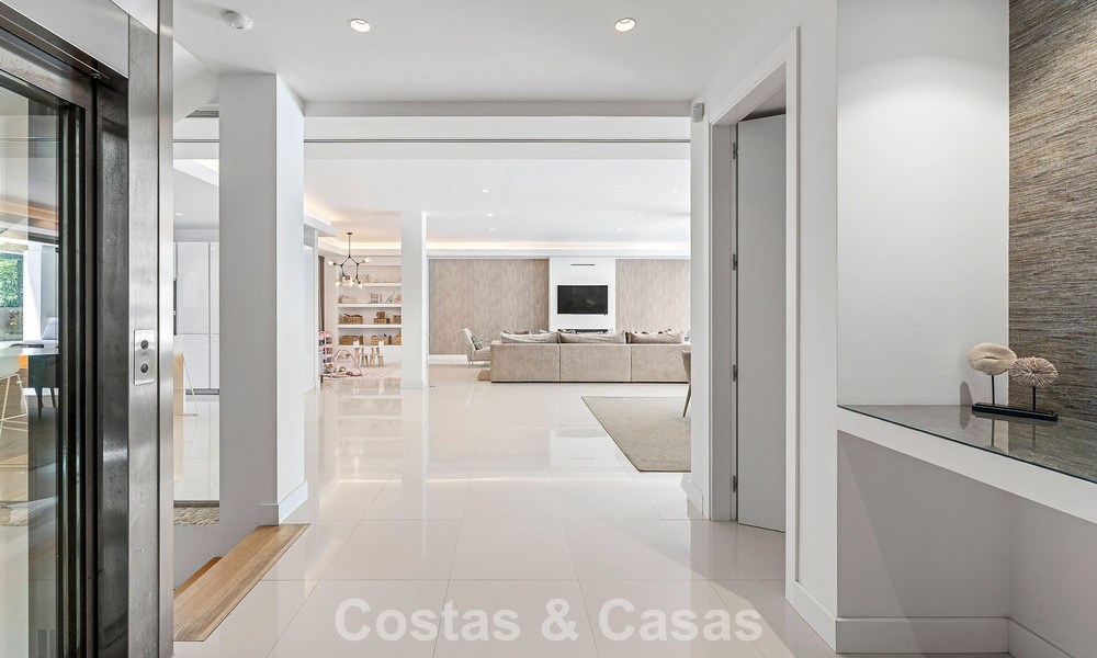 Modernistische familievilla te koop, in een geprefereerde gemeenschap in La Quinta, Marbella - Benahavis 781447