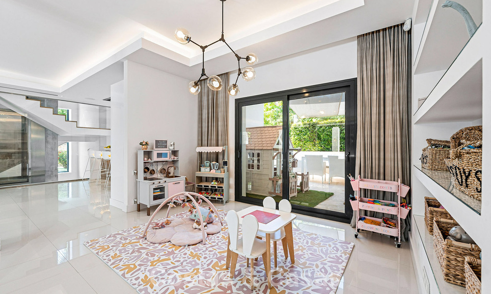Modernistische familievilla te koop, in een geprefereerde gemeenschap in La Quinta, Marbella - Benahavis 781458