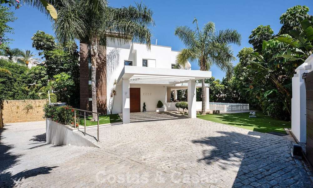 Modernistische familievilla te koop, in een geprefereerde gemeenschap in La Quinta, Marbella - Benahavis 781460