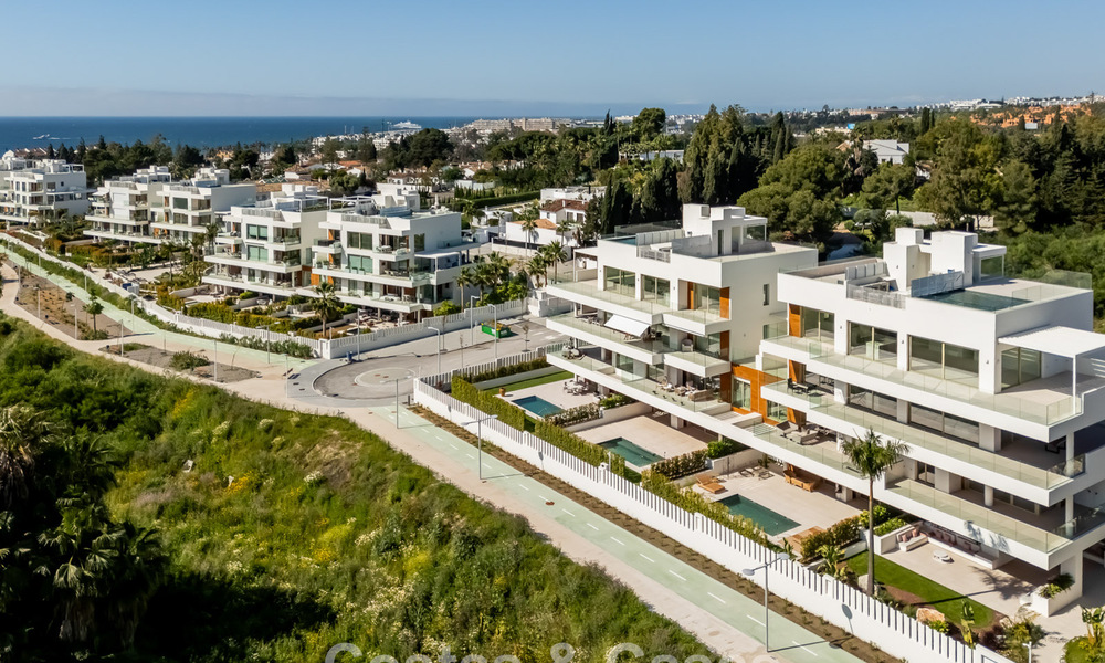 Superieur triplex appartement met privétuin en -zwembad te koop in het centrum van Marbella’s Golden Mile 781468