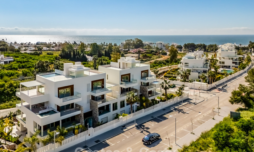 Superieur triplex appartement met privétuin en -zwembad te koop in het centrum van Marbella’s Golden Mile 781469