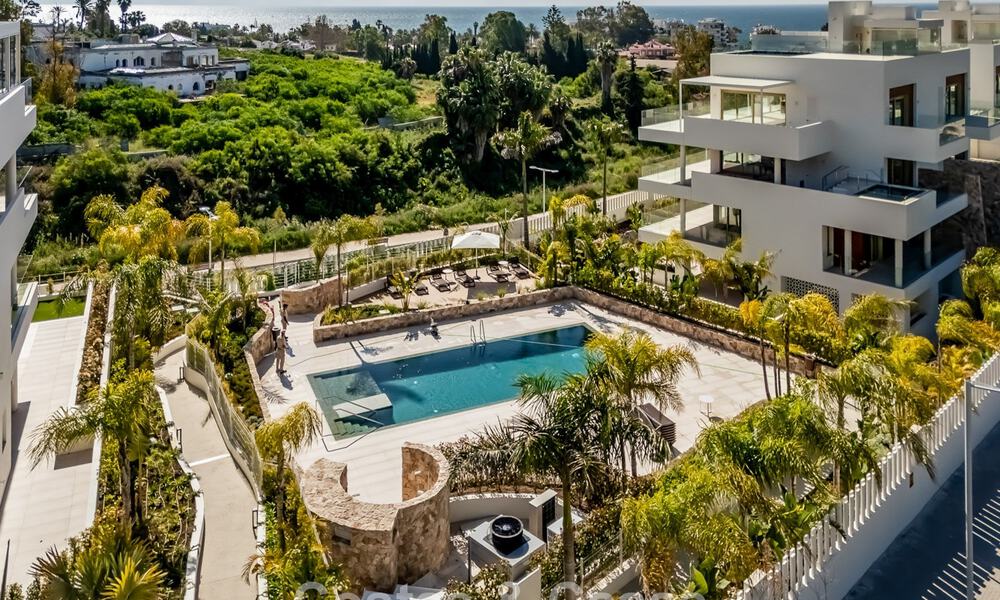 Superieur triplex appartement met privétuin en -zwembad te koop in het centrum van Marbella’s Golden Mile 781473
