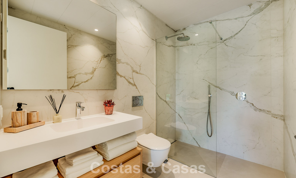Superieur triplex appartement met privétuin en -zwembad te koop in het centrum van Marbella’s Golden Mile 781477