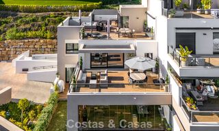 Instapklaar, modern penthouse in een complex naast een meer met panoramisch uitzicht te koop in Nueva Andalucia, Marbella 781562 