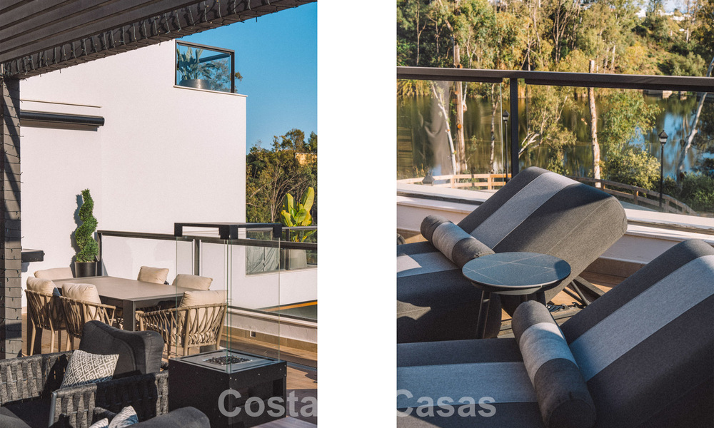 Instapklaar, modern penthouse in een complex naast een meer met panoramisch uitzicht te koop in Nueva Andalucia, Marbella 781566