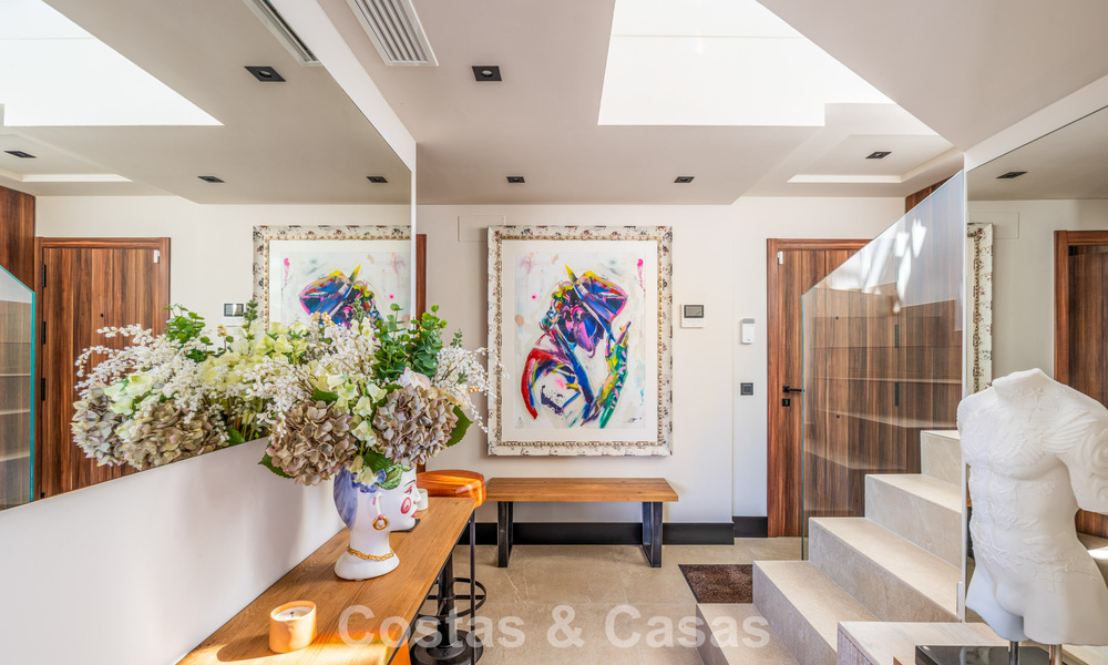 Instapklaar, modern penthouse in een complex naast een meer met panoramisch uitzicht te koop in Nueva Andalucia, Marbella 781567