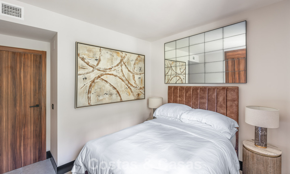 Instapklaar, modern penthouse in een complex naast een meer met panoramisch uitzicht te koop in Nueva Andalucia, Marbella 781569